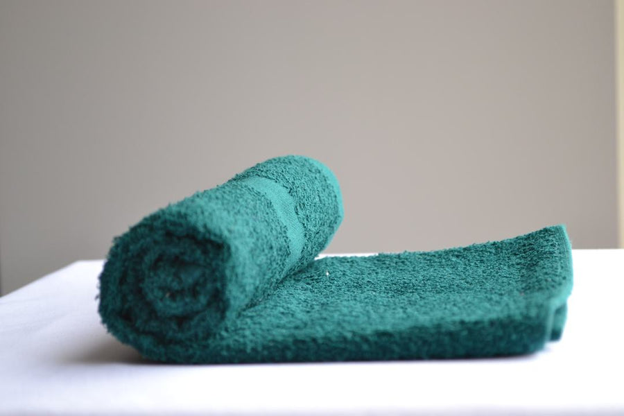 Hunter Green Bleach Resistant Salon Towels 16x27" 5 Dozen (60 Pieces)